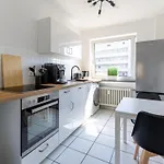 Zentrales Kaffeevollautomat Parkplatz 아파트 *